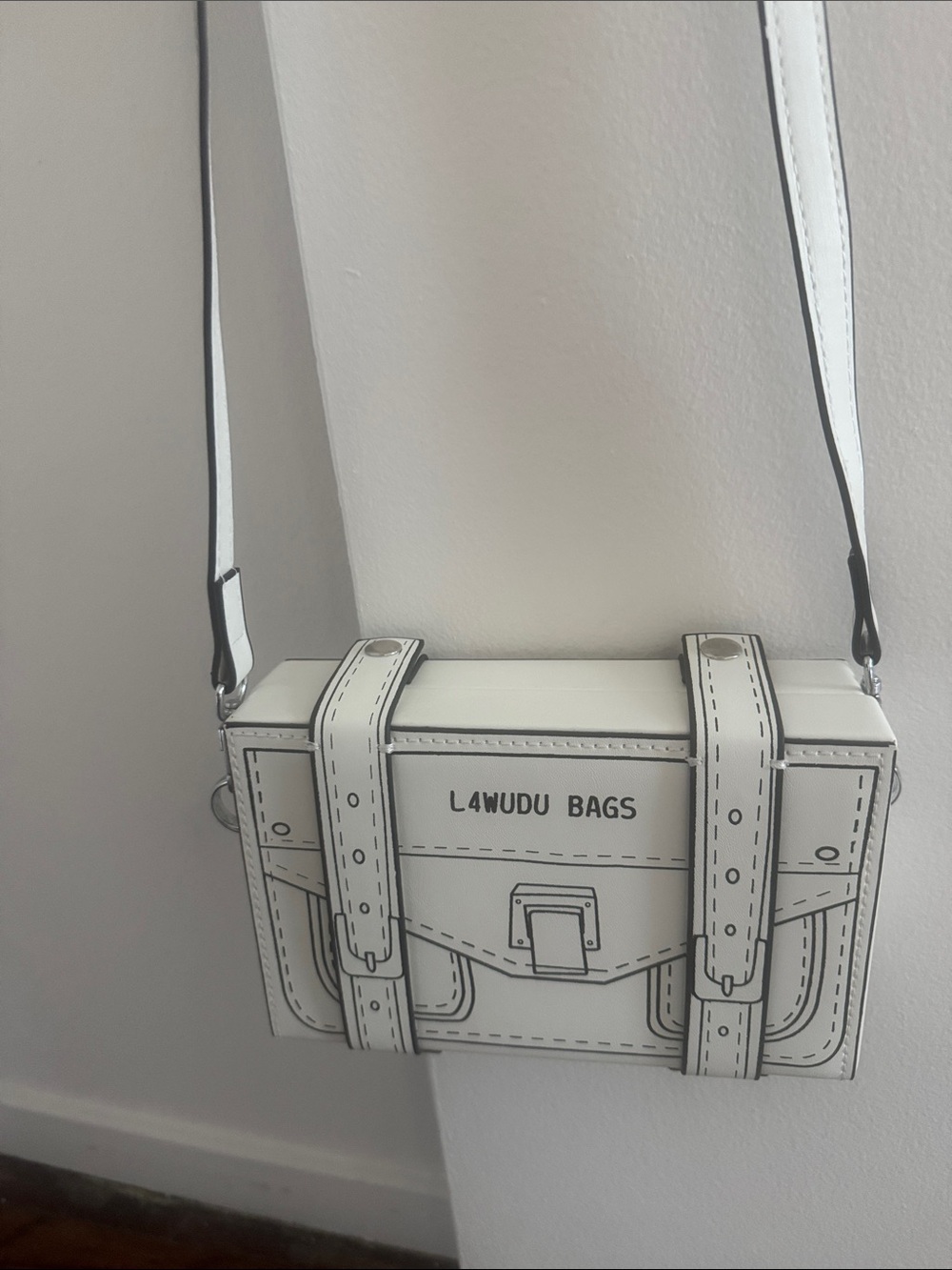 2d creative white  Cartoon Satchel Crossbody. NWOT . Fun and cute!